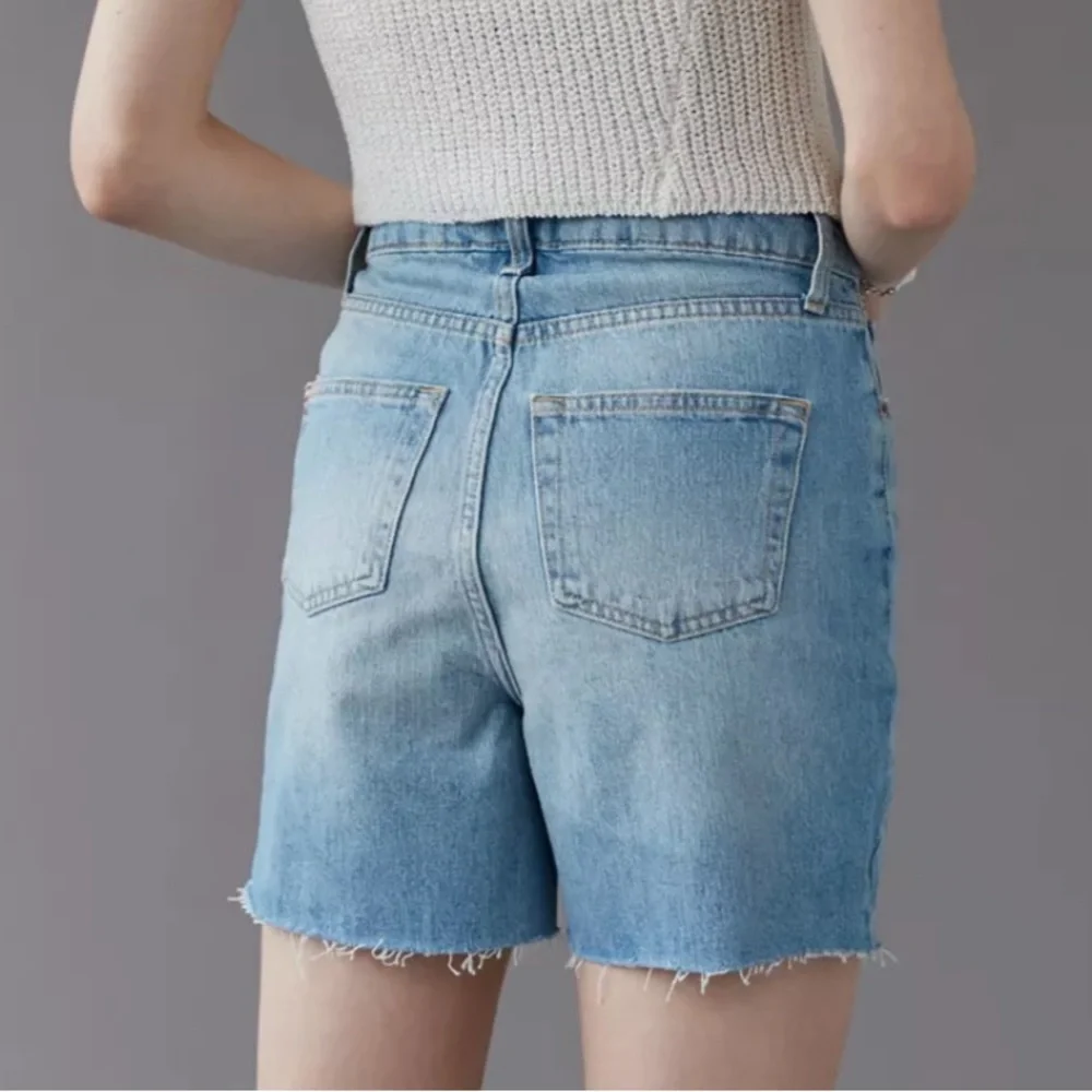 BDG 90s Denim High Rise Long Inseam Cutoff Dad Jean Shorts Light Medium Wash